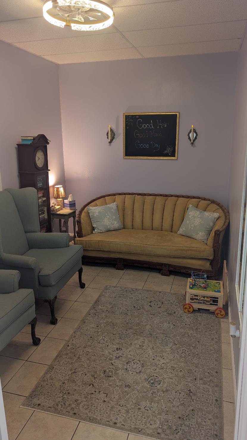 Sorella Salon waiting lounge